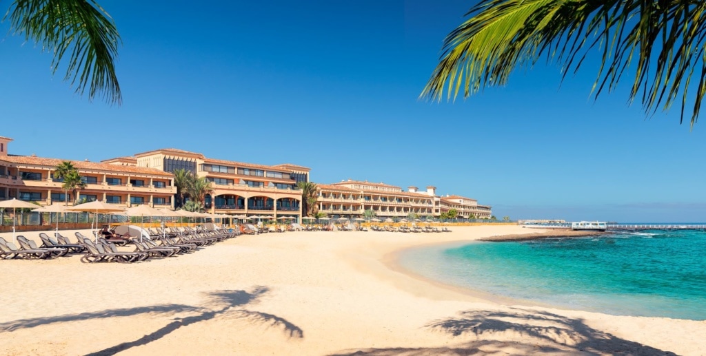 Strand vor dem Gran Hotel Atlantis Bahía Real*****GL