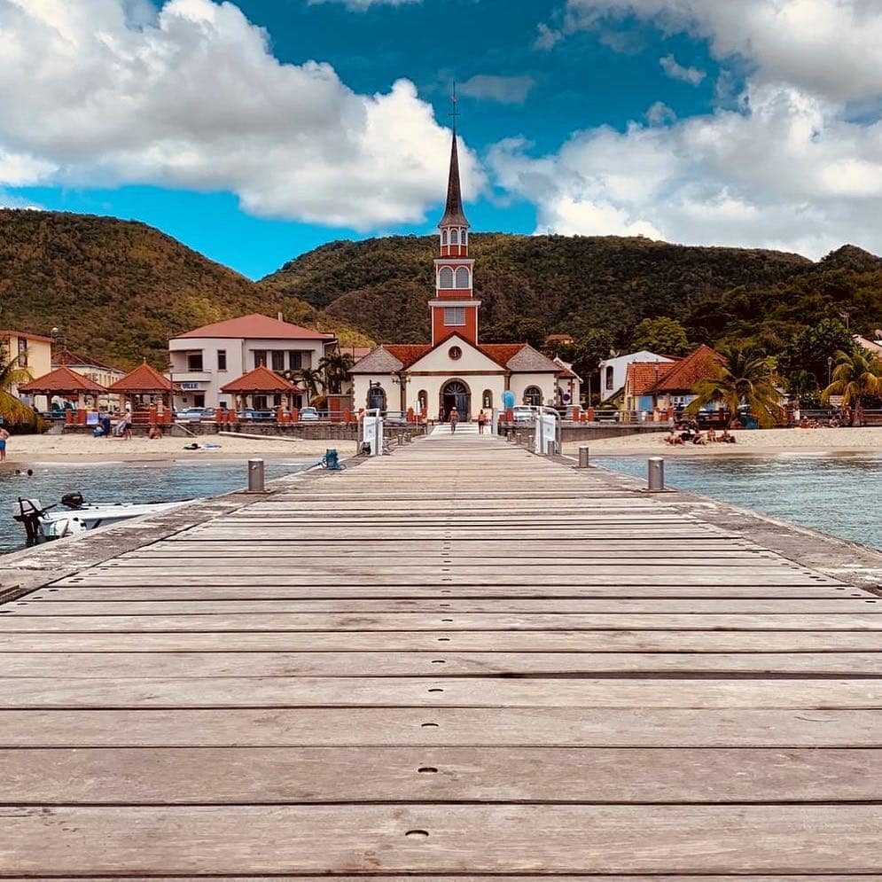 Der Steg des Glücks: les Anses-d‘Arlet, #Martinique. An der karibischen Seite des Lebens. Foto von Reporterin @aspirinia. Die ist aber schon wieder weiter gezogen. Wohin verraten wir später.