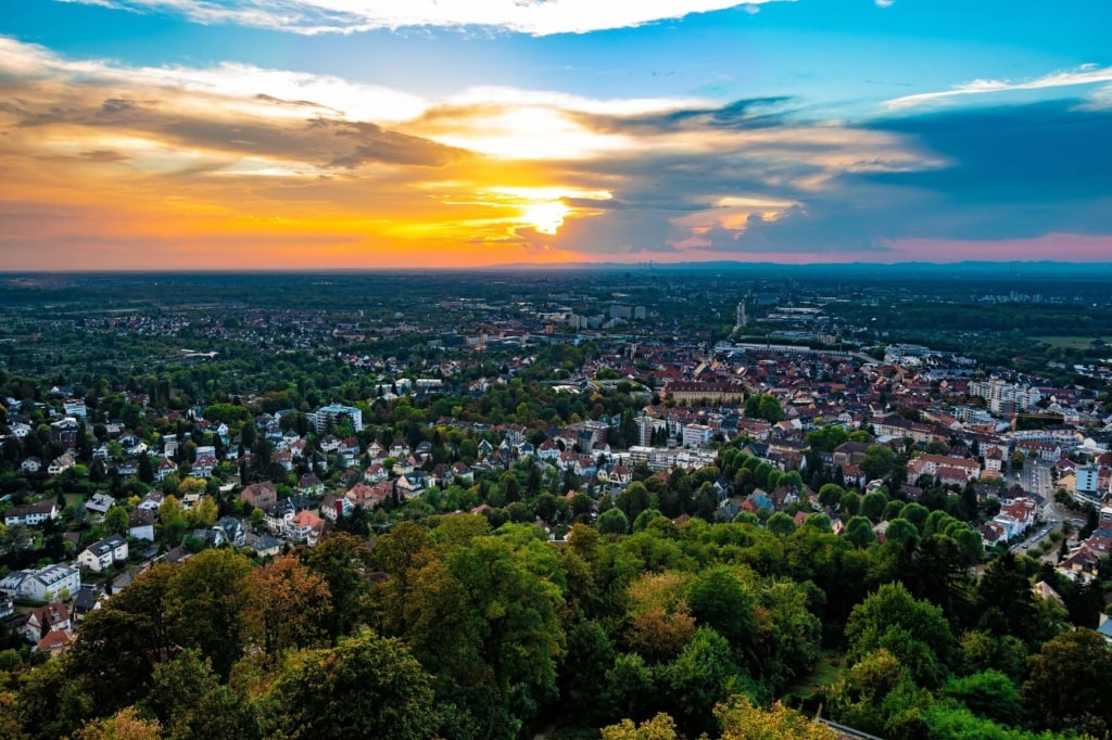 Panorama-Blick über Karlsruhe vom Thurmberg