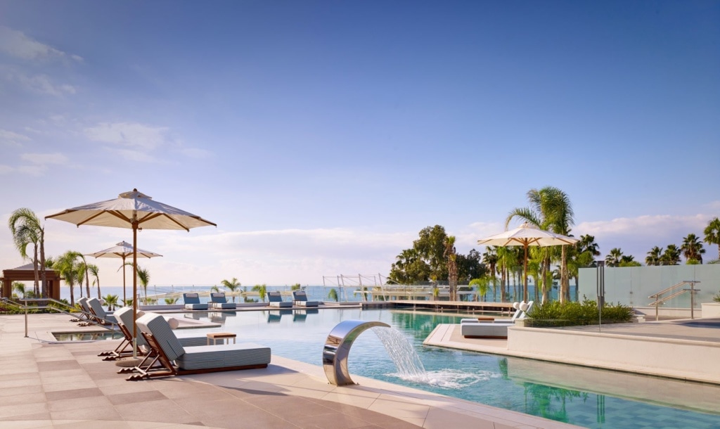 Swimmingpool im Parklane Hotel Zypern
