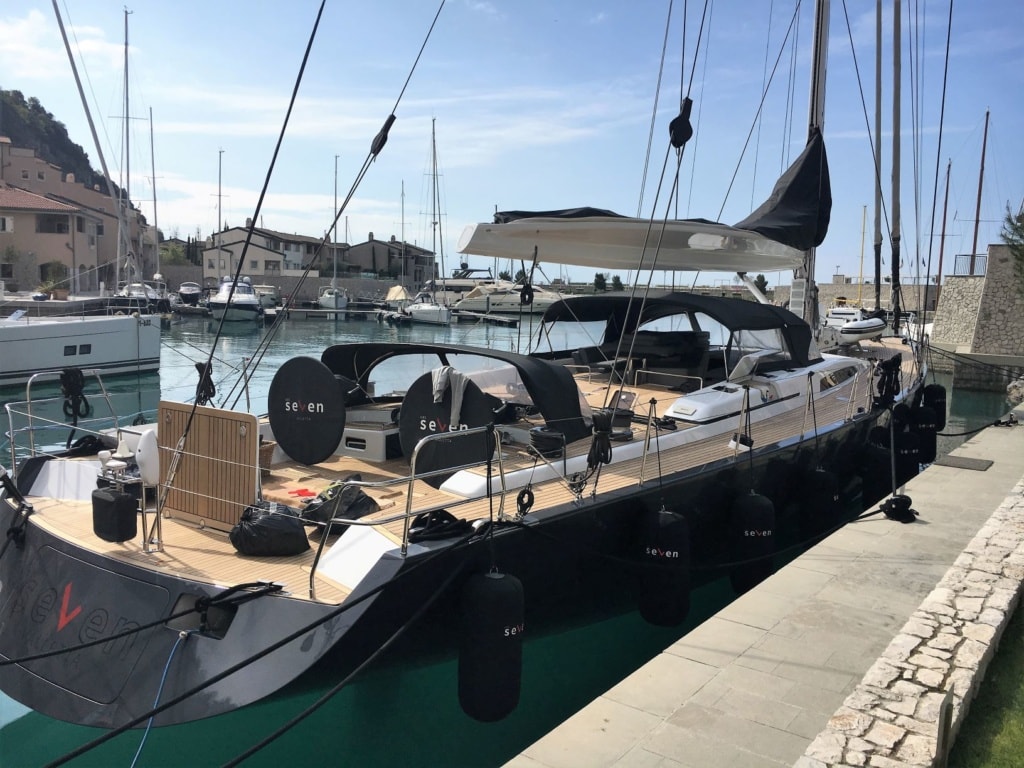 Luxusyacht in der Marina von Portopiccolo