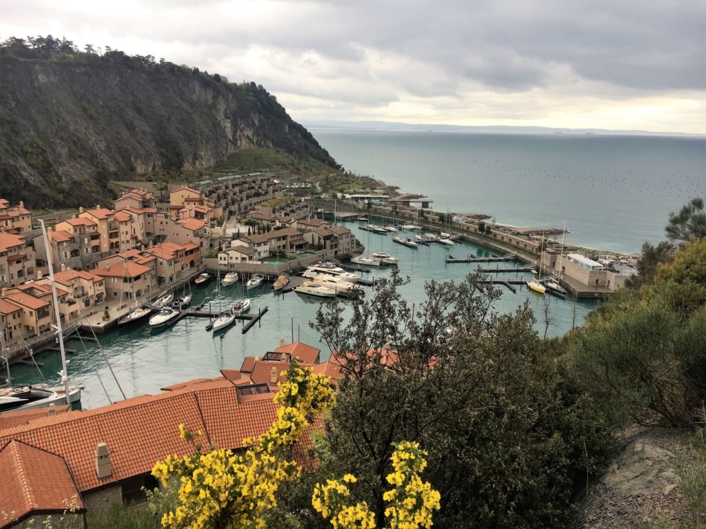 Panorama von Portopiccolo mit Marina