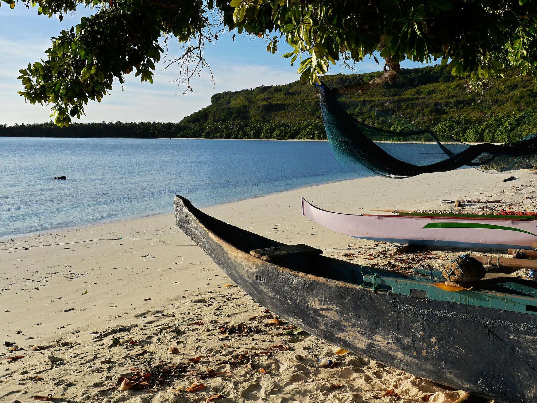 Verlassener Strand in Indonesien