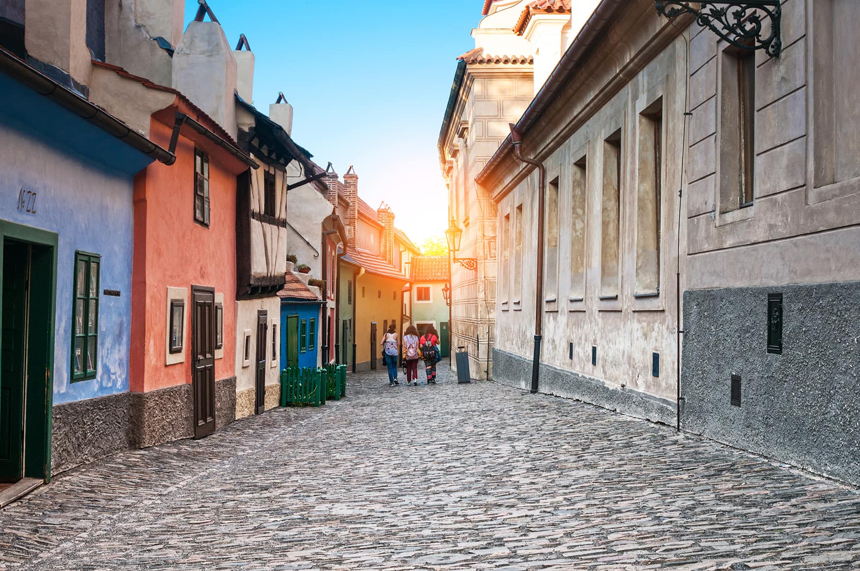 Kleine verwinkelte Gasse in Prag, Franz Kafka Museum