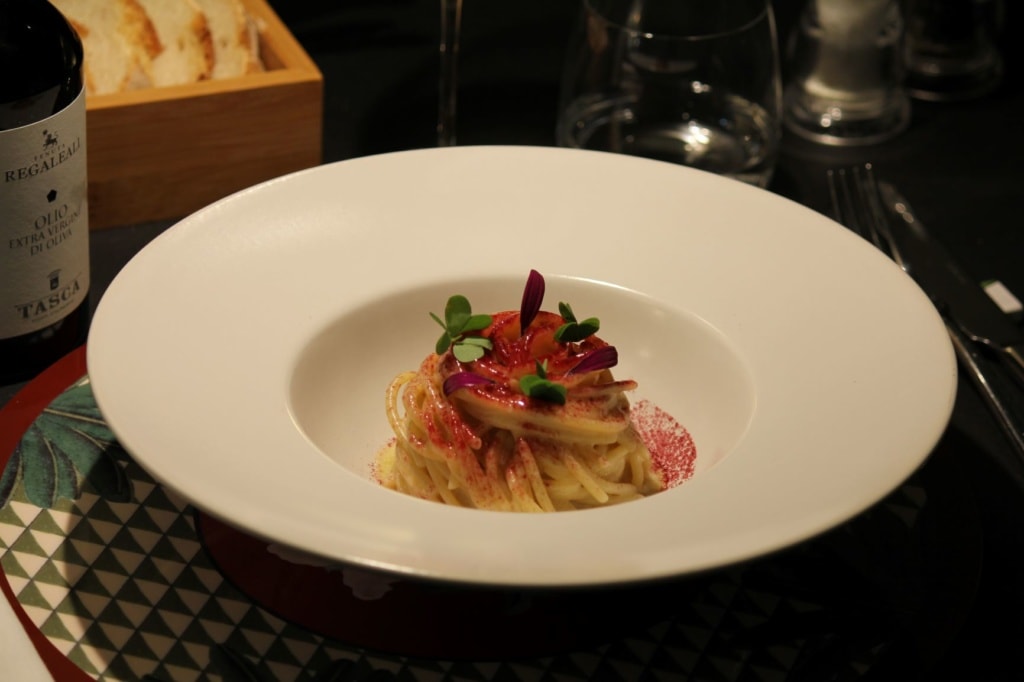 Küche in Sizilien: Linguine mit Butter, Sardellen und Himbeeren