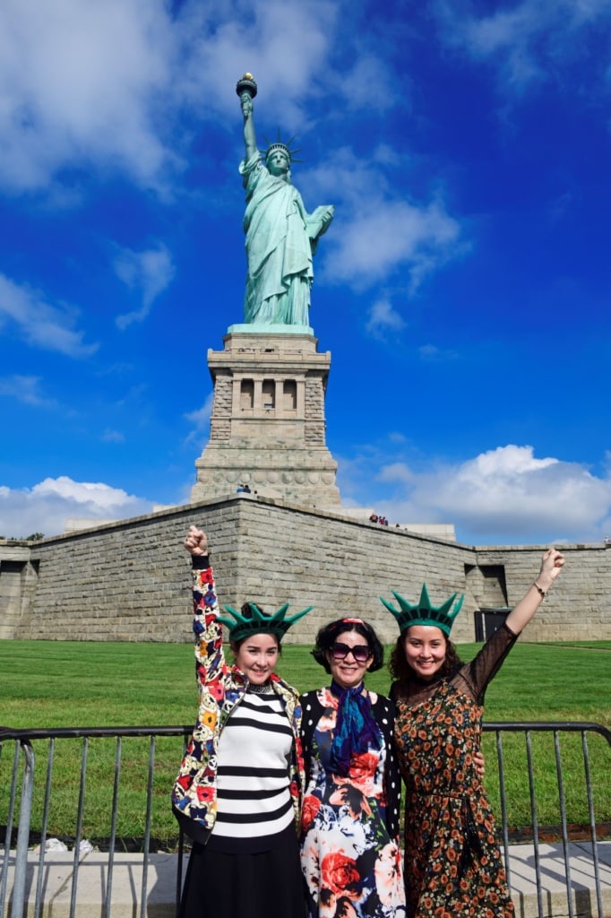 Touristen vor Freiheitsstatue