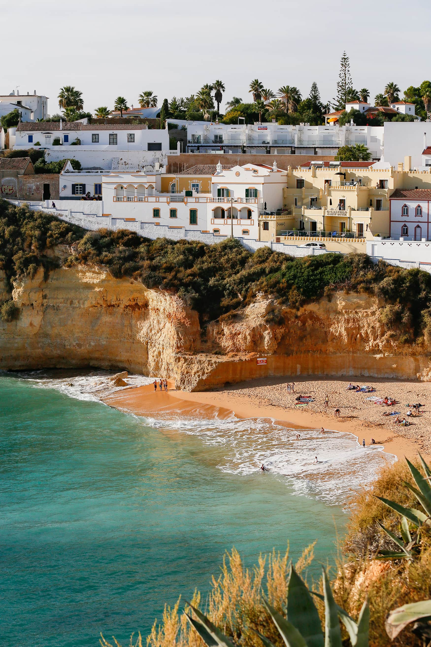 Ort an Küste in Portugal