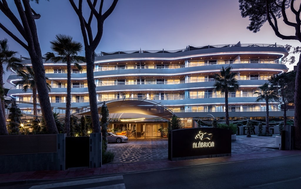Alàbriga Hotel & Home Suites Außenansicht