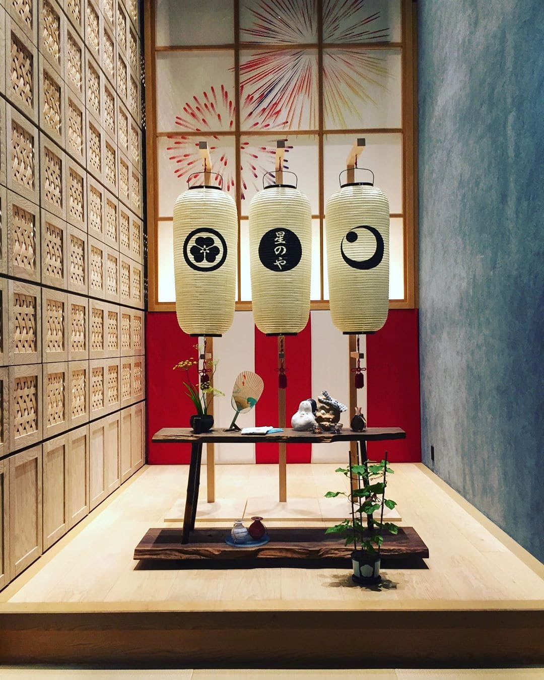 #japan ist einfach ein spannendes Land – die einzigartige Kultur schafft völlig neue Blickwinkel. @marie.worldwild war auf Reise in dem asiatischen Inselstaat. Von ihrem Besuch im @hoshinoya.official in #tokyo ist sie ganz begeistert – hier stimmt einfach alles! Und ganz nebenbei taucht man tief in die Seele der japanischen Traditionen ein. #hoteltipp #traveldeeper #tradition #etiquette #teezeremonie #interior #hotel #luxus #lieblingshotel #details #comewithme #passionpassport #asia