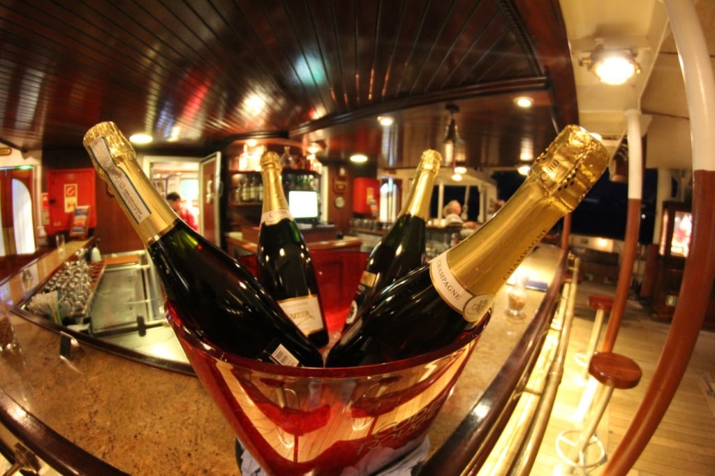 Champagner-Flaschen im Kübel