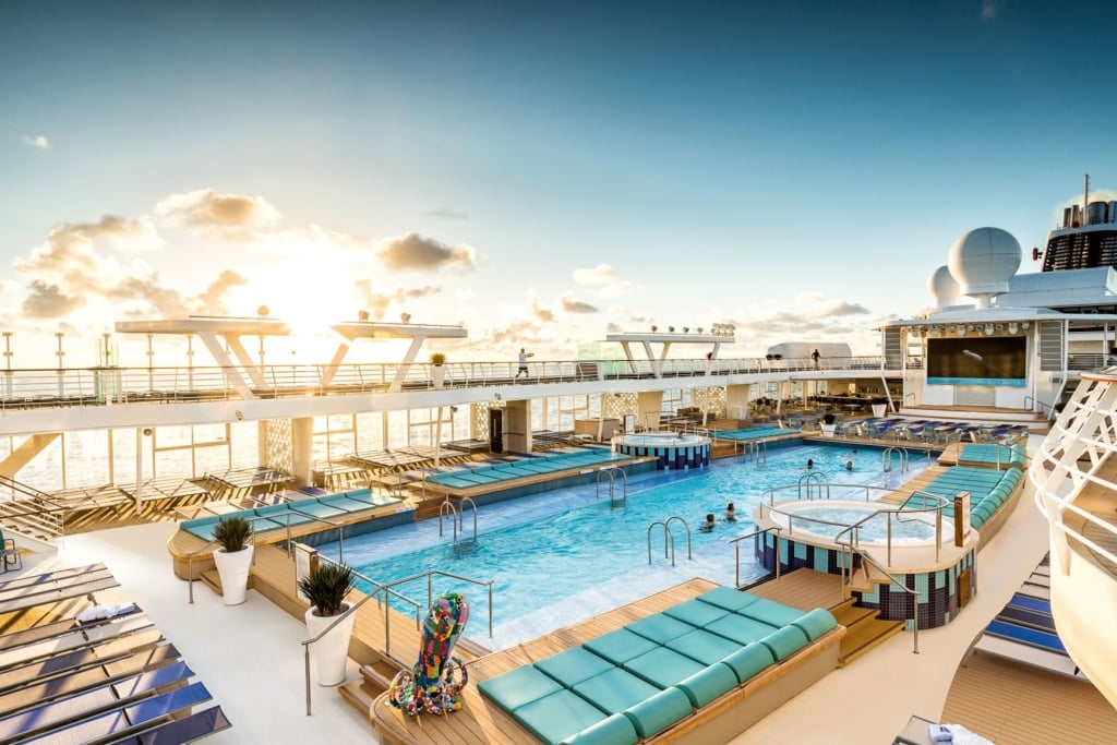 Pool auf der Mein Schiff 2