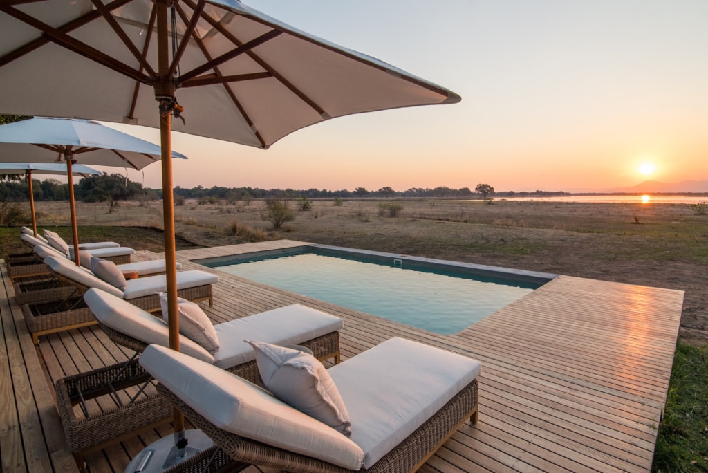 Der Pool im Chikwenya Camp in Simbabwe verspricht absolute Abkühlung.
