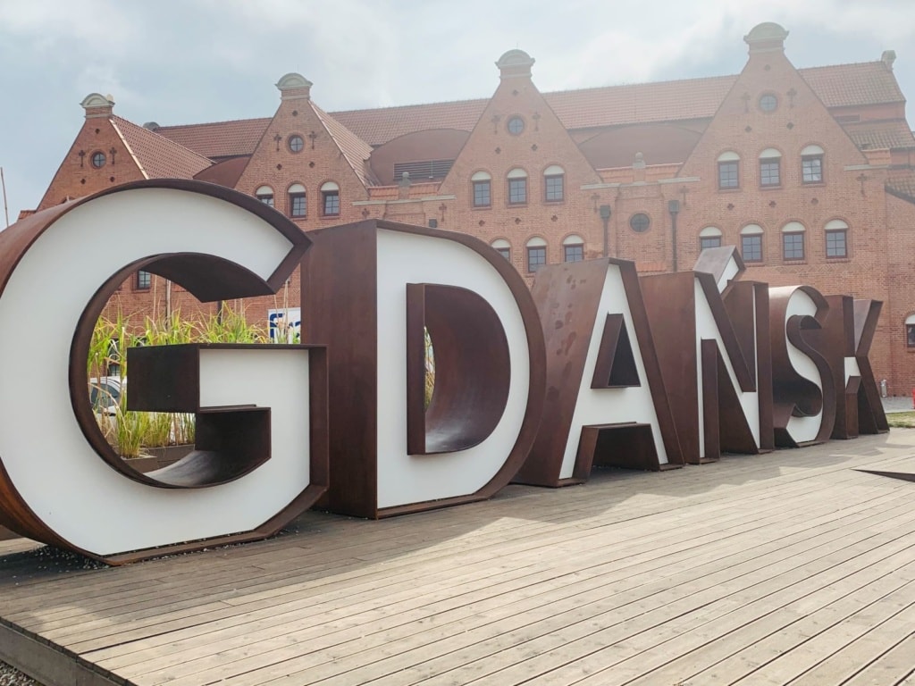 GDANSK-Riesenlogo in Danzig