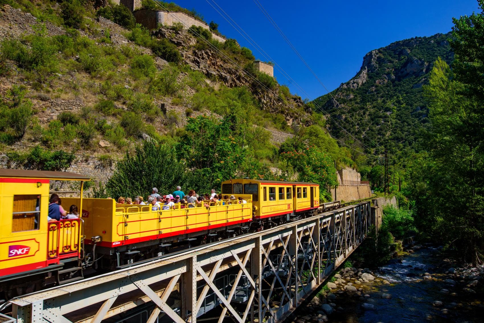 Spektakuläre Zugfahrten: Le Petit Train Jaune in Frankreich 