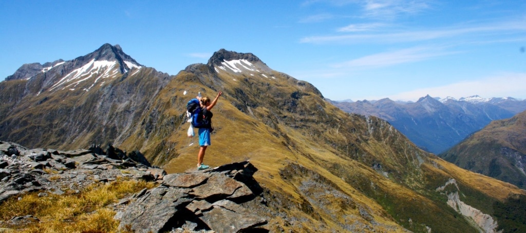 Hoch oben auf dem Pass liegt auf dem Gillespie Path selbst im Sommer Schnee.