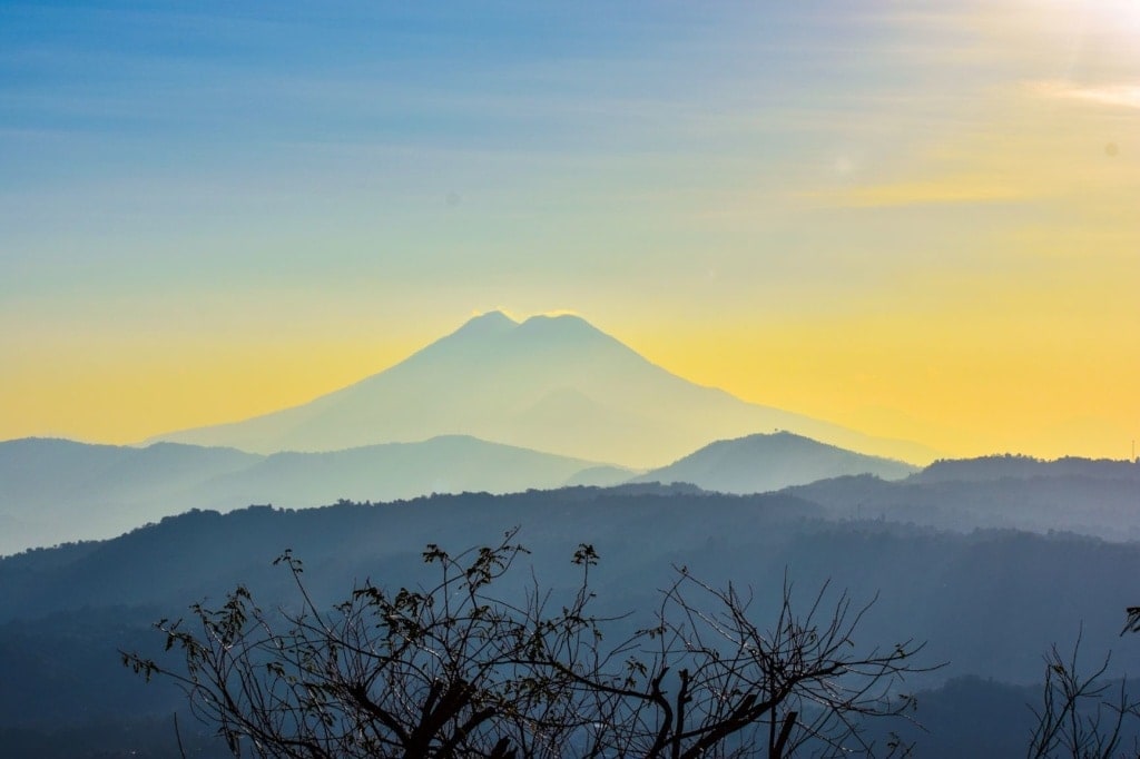 Reise nach El Salvador: Blick auf Vulkan