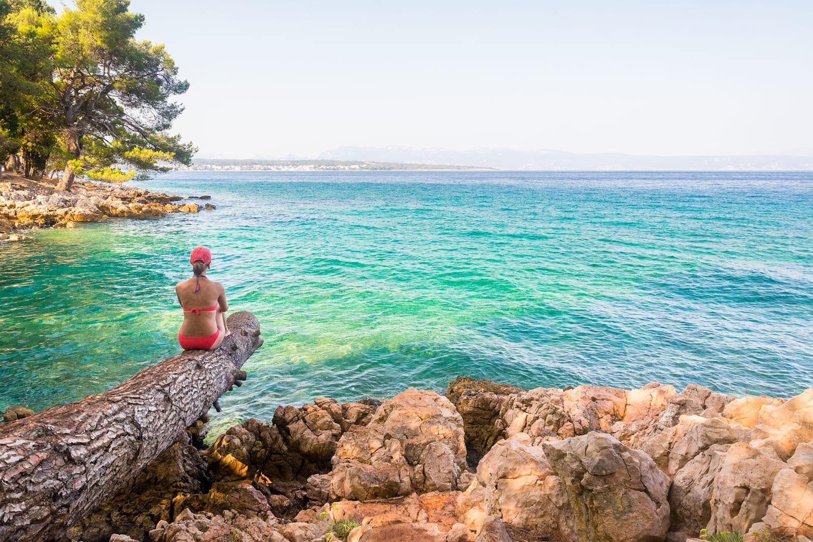 Frau auf der Insel Krk an der Adria in Kroatien