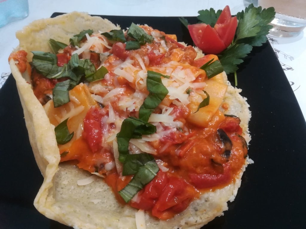 Paccheri,Tomaten-Auberginensoße