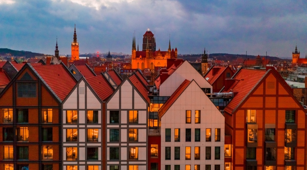 Radisson Gdansk Fassade Zimmer Silhouette