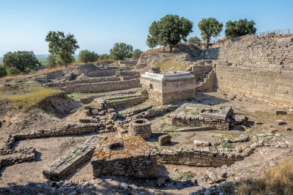 Geheimnisvolle Städte: Ruinen der Stadt Troy in der Türkei