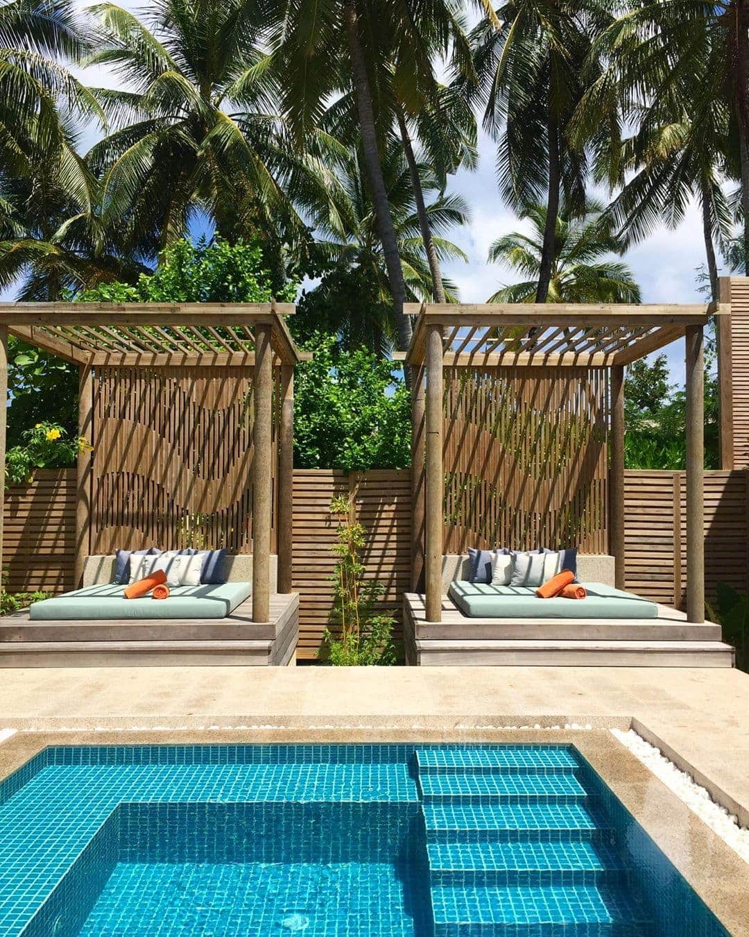 Wir haben ein neues #lieblingshotel entdeckt: das @faarufushimaldives. Jeder Fleck der kleinen Trauminsel ist ein Wohlfühlort, der wunderschöne Spa ganz besonders. Hach – wer kommt mit? #comewithme #lieblingshotel #spagoals #followthesun #faarufushimaldives #faarufushi #maledives #passionpassport #travelwithme #luxury #hoteltipp #paradies #travel