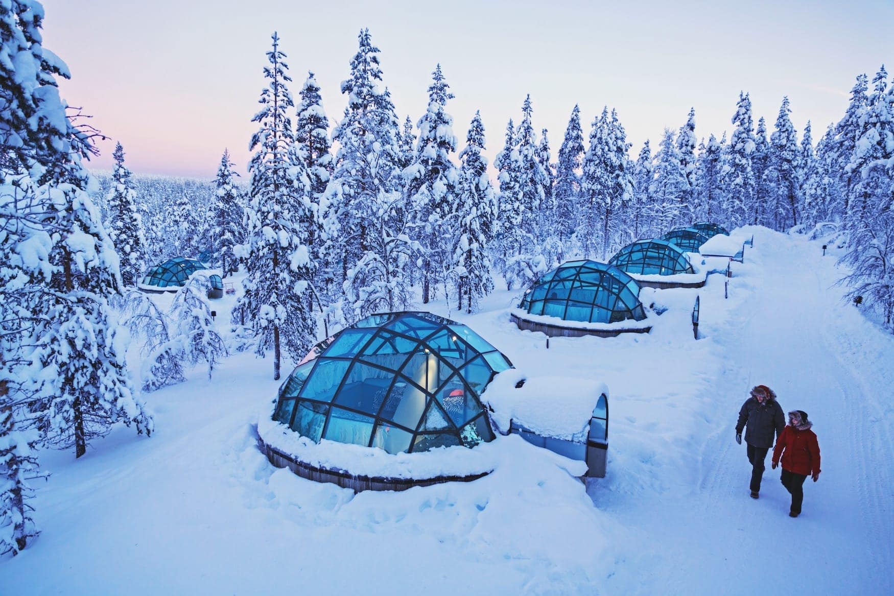 Schlafen im Glas-Iglu - romantische Aktivitäten im Winter