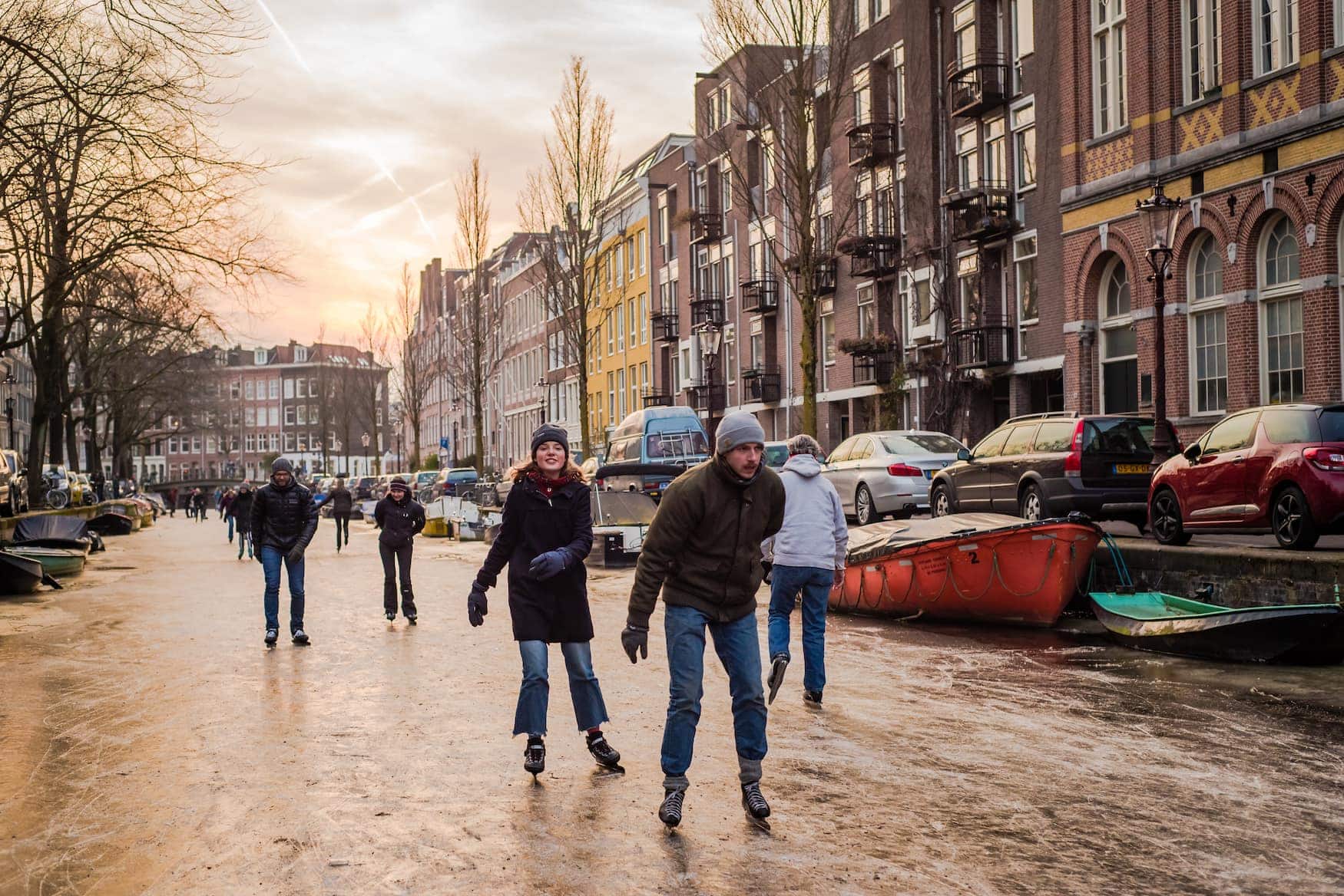 Schlittschuhlaufen Grachten Amsterdam