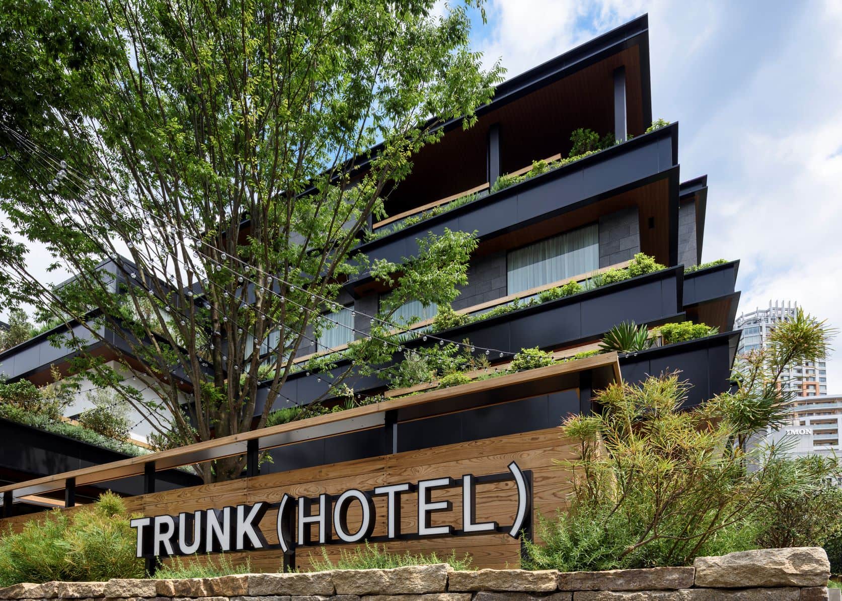 Fassade des Trunk Hotels in Tokio, Japan