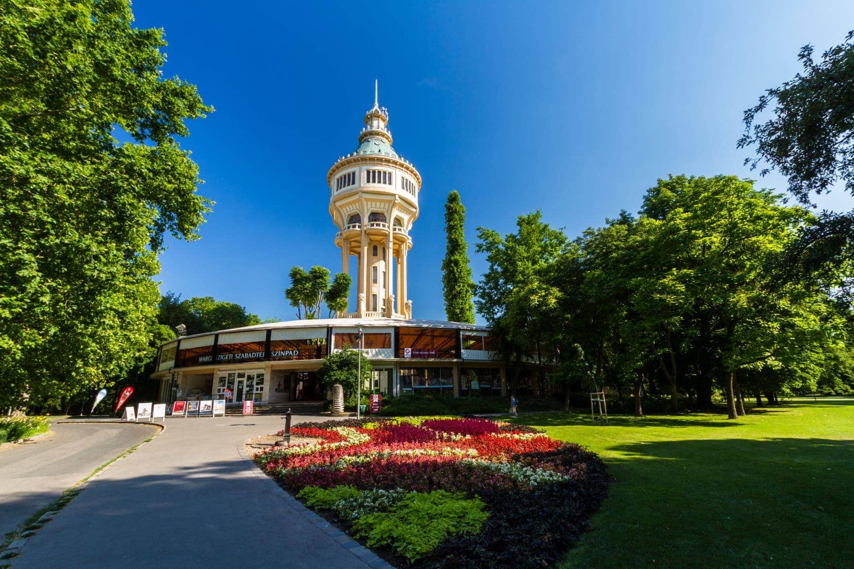Wasserturm auf der Margareteninsel in Budapest
