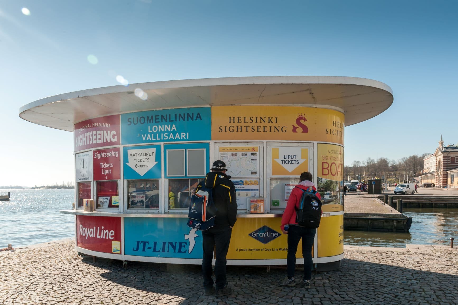 Fähren- und Ticketsverkaufsstand in Helsinki