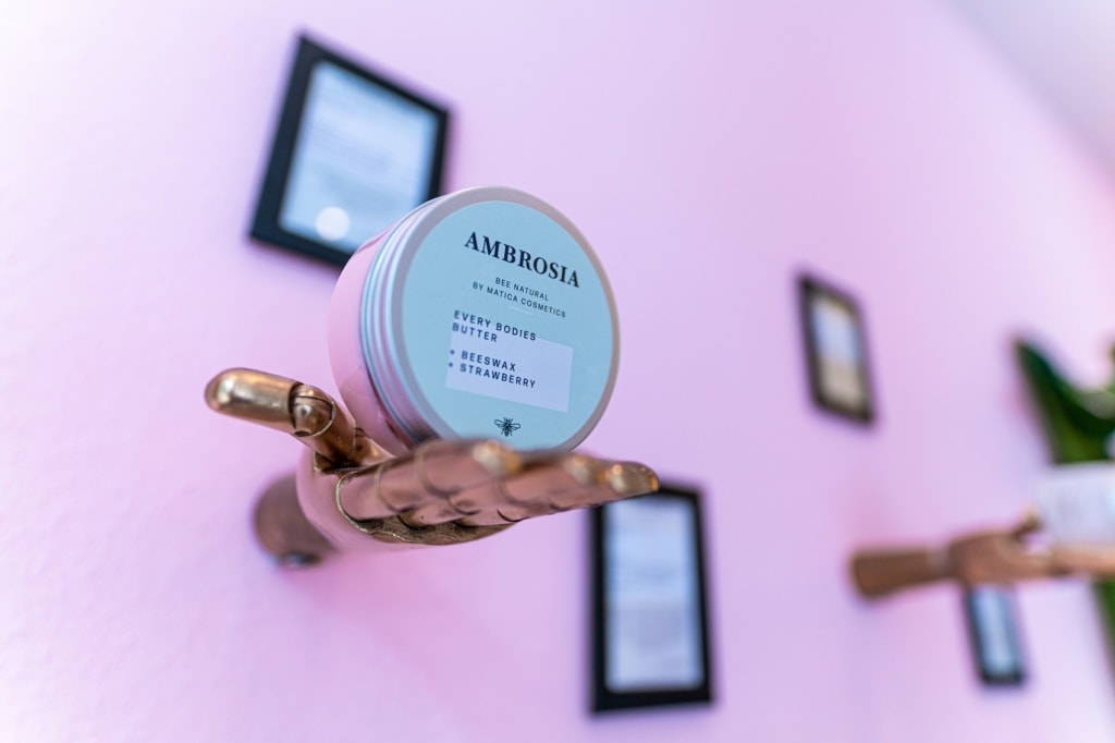 Bei Matica Cosmetics kann man im Online-Workshop lernen, wie man Naturkosmetik selber herstellt.