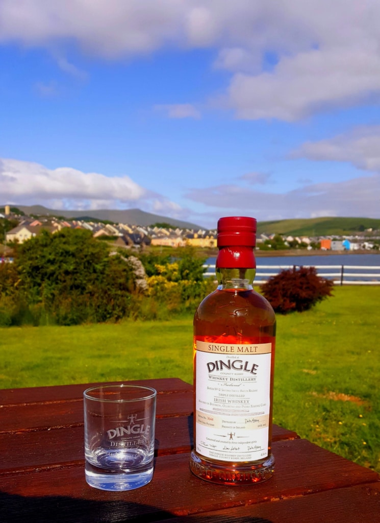 Dingle Whiskey und Gin haben sich in Irland bereits einen Namen gemacht.