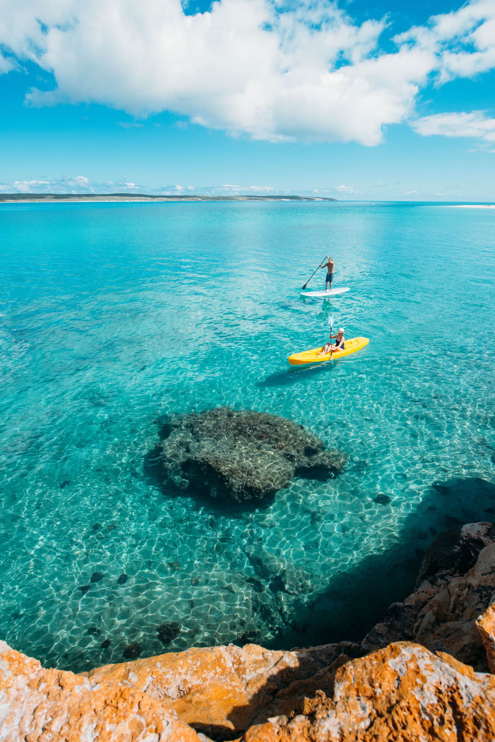 Stand Up Paddler auf Dirk Hartog Island in Westaustralien