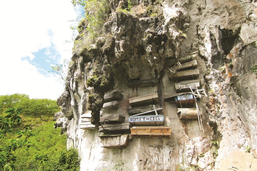 Sagada im Norden der Philippinen ist für seine hängenden Särge bekannt.