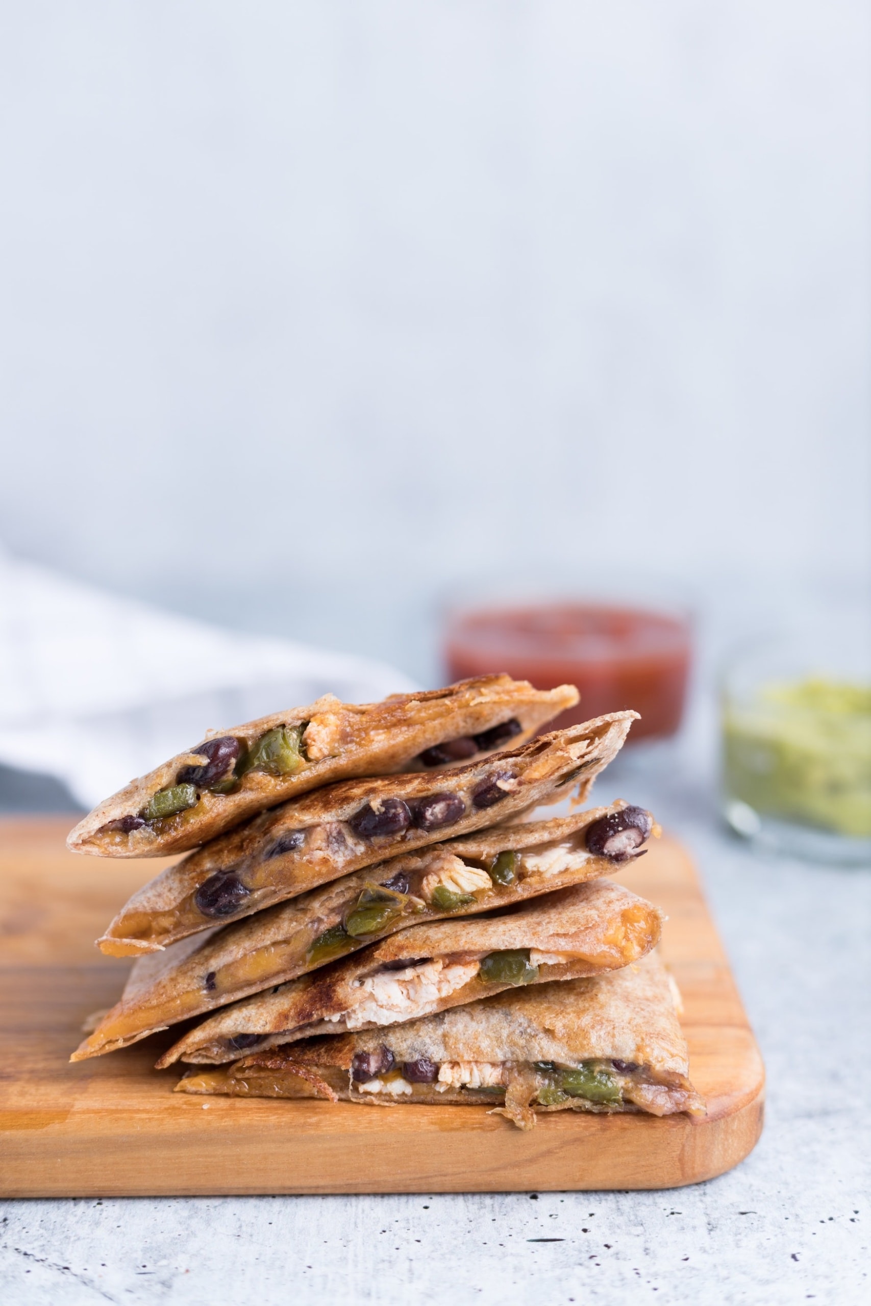 Quesadillas gefüllt mit Bohnen und Käse