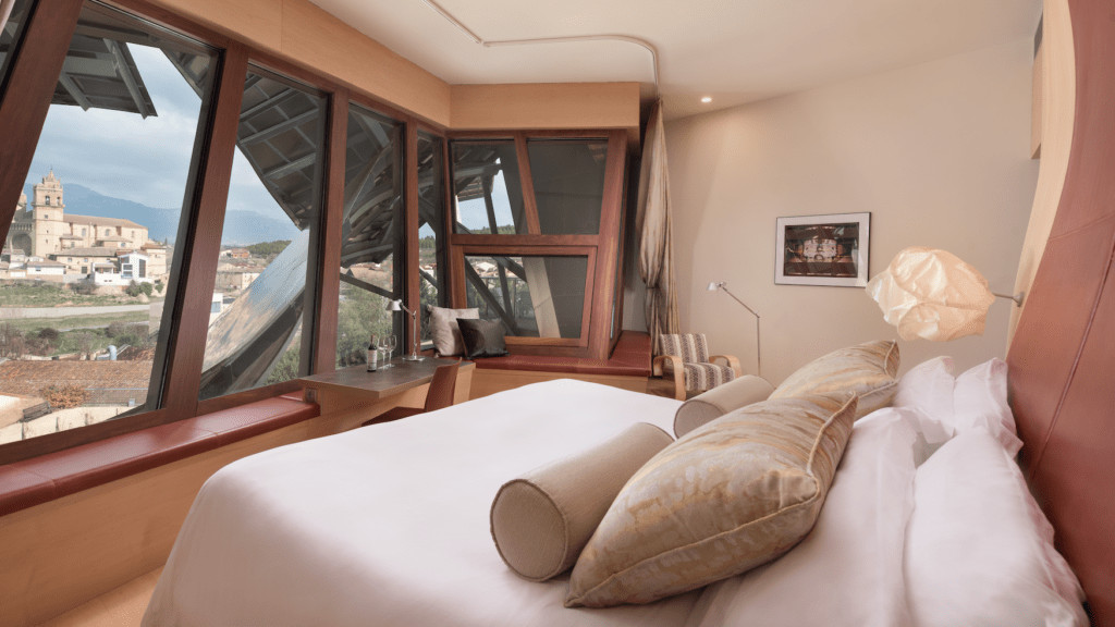Zimmereinrichtung des Architekturhotels Marqués de Riscal im spanischen Rioja
