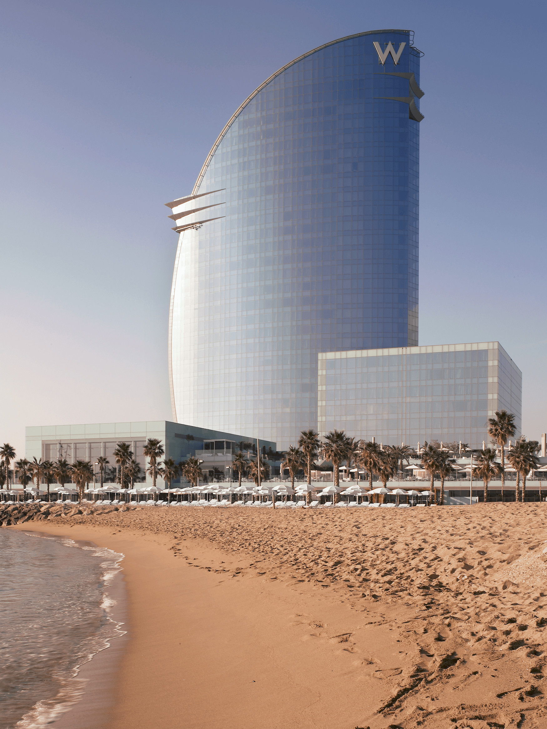Was ein Hotel: Die Architektur des W Barcelona ist ganz schön beeindruckend