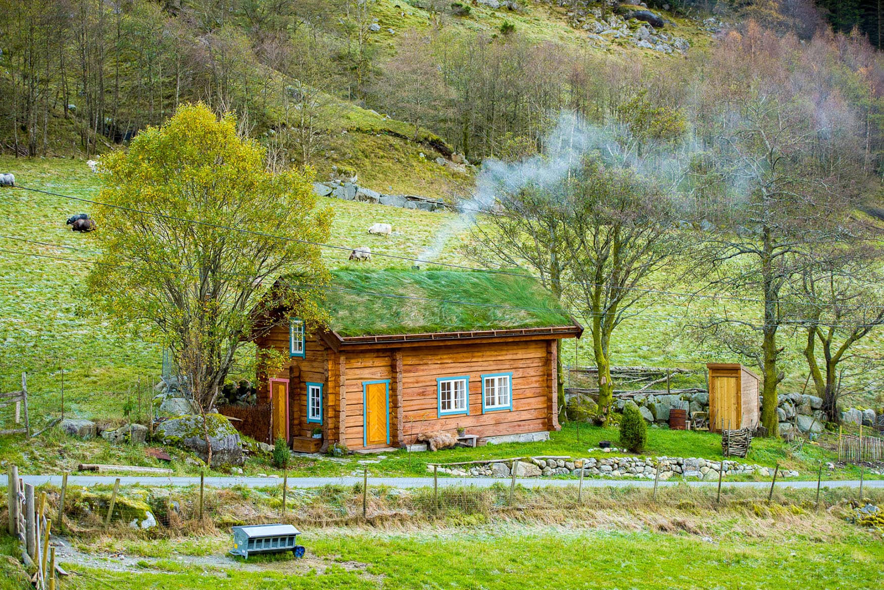 Das süße alte Ferienhaus inmitten der norwegischen Natur