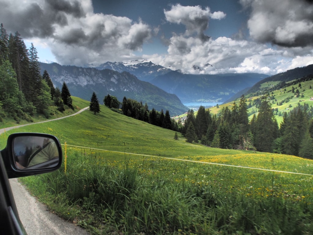 Hoch oben in den Bergen der Schweiz geht es ganz schön offroad zu!