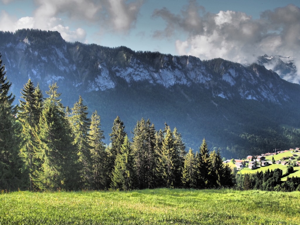 In einem Seitental versteckt sich das schöne Dorf Hackern.