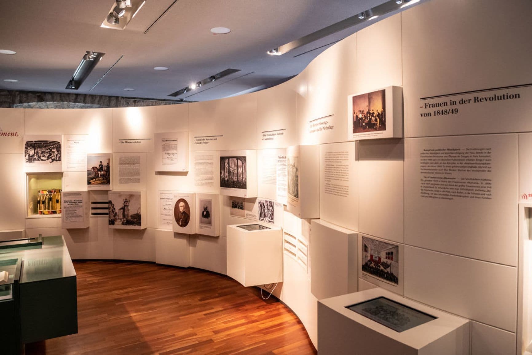 Ausstellung im Hambacher Schloss