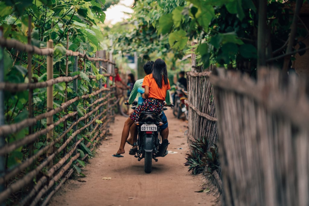 In den Eastern Visayas auf den Philippinen sind die Wege oft sehr abenteuerlich.