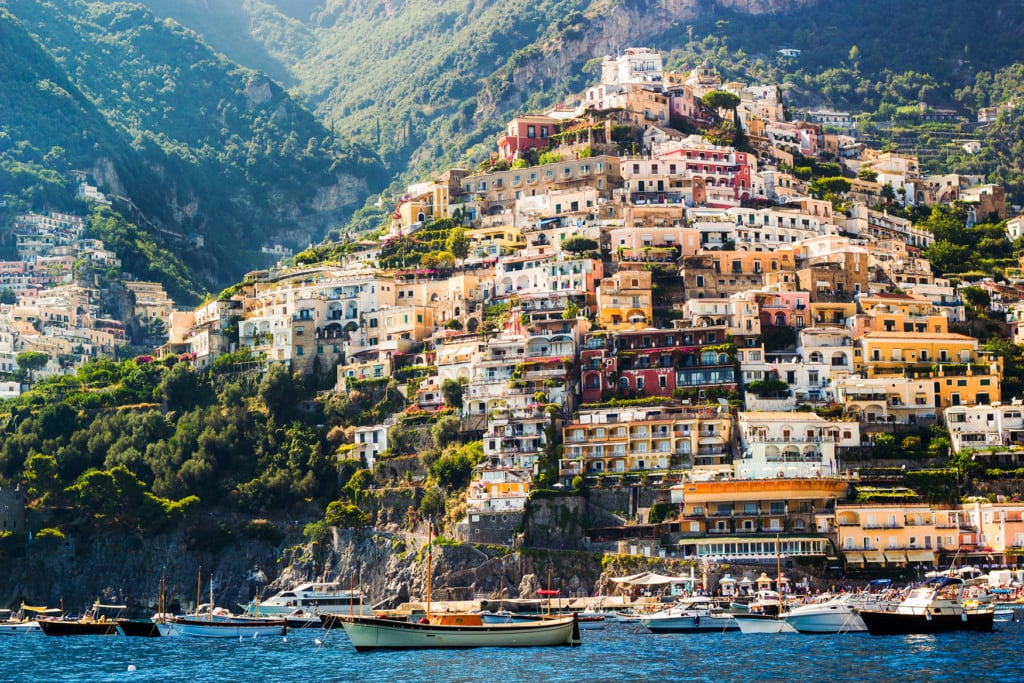 Imposantes Positano vom Wasser aus gesehen
