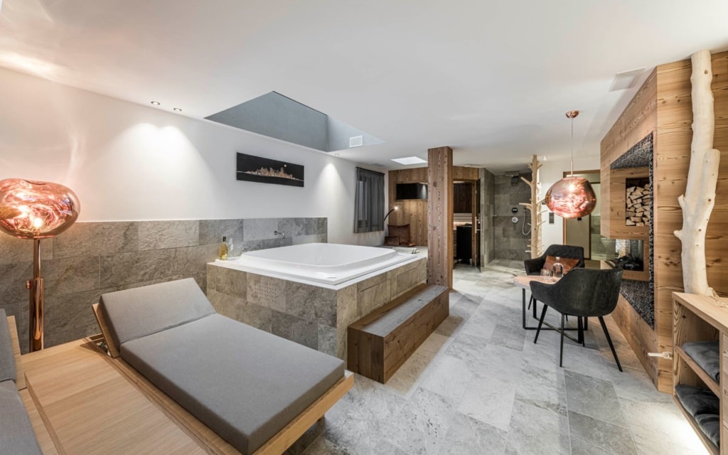 Whirlpool im Chalet Quarzit