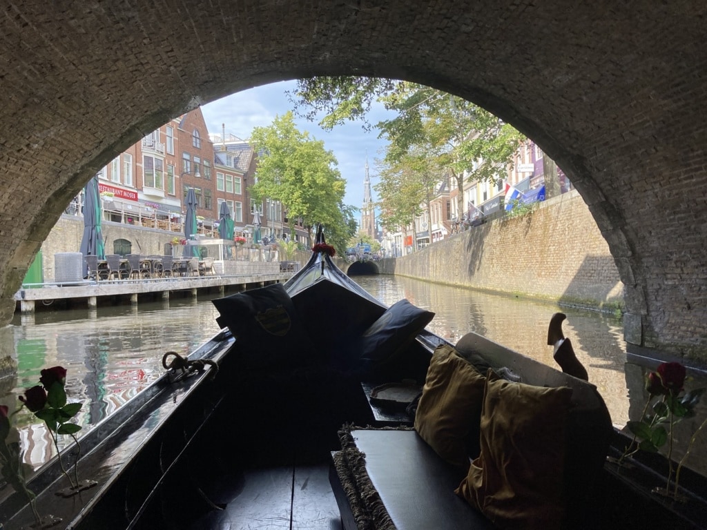 Auf einer Gondel durch Leeuwarden zu schweben bleibt ein besonderes Erlebnis!