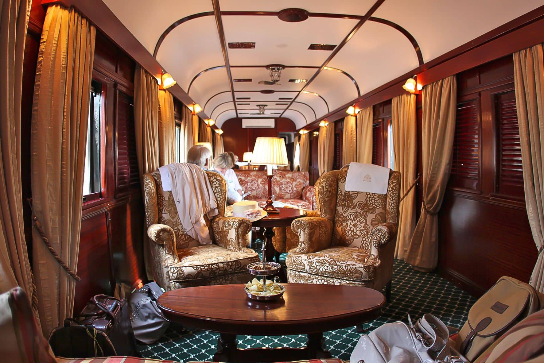 Passagiere im Waggon im Rovos Rail 