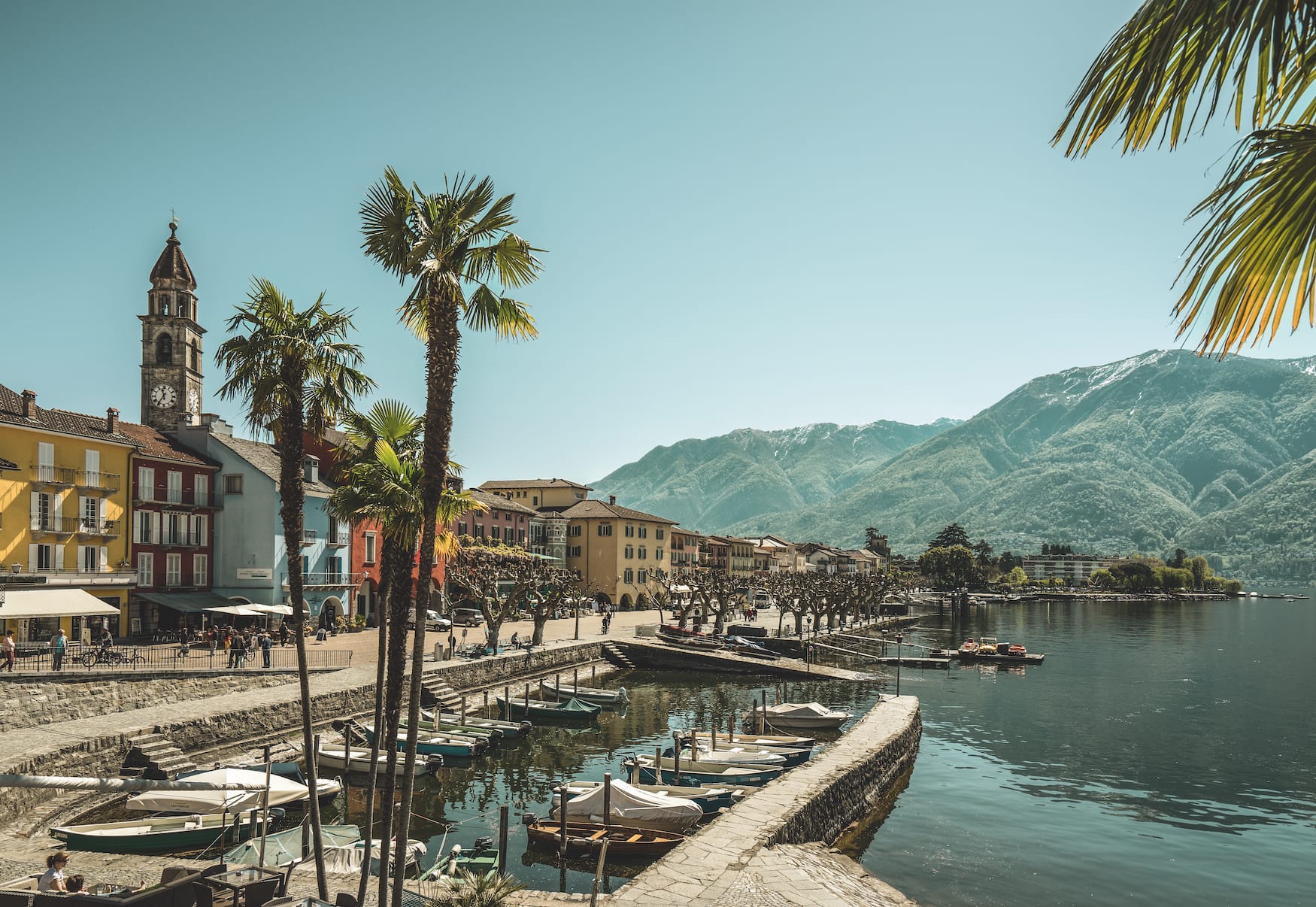 Frühlingserwachen an der Seepromenade in Ascona