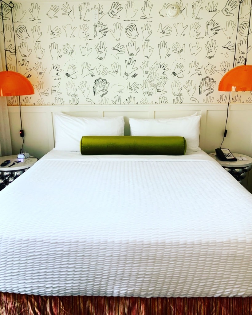 Bett im Hotel Erwin in Venice, Los Angeles