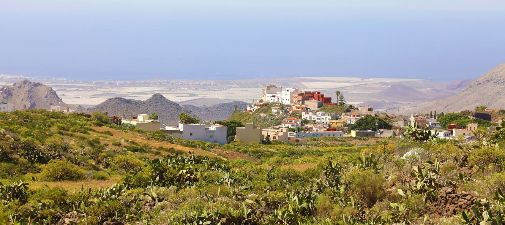 Panoramablick auf Dorf Arona auf Teneriffa