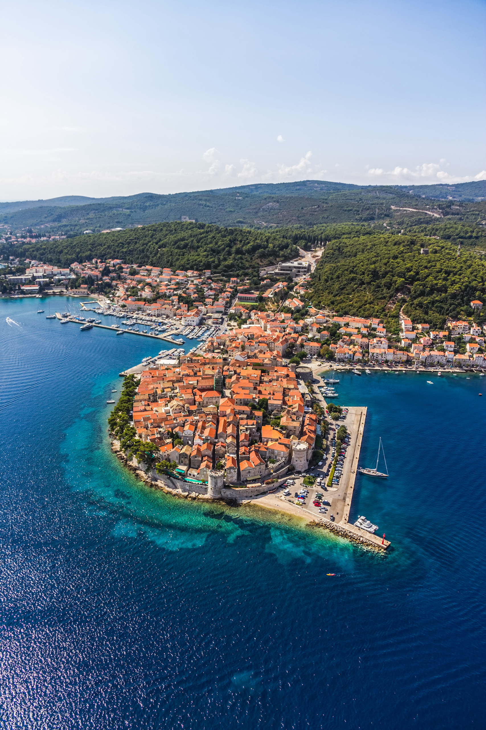 Luftaufnahme von Korcula, einer mittelalterlichen Insel in Kroatien